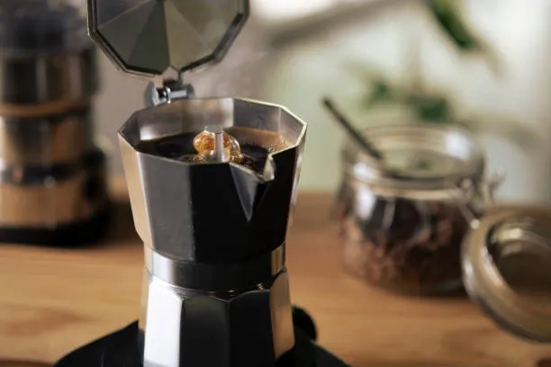 La Fascinante Historia de la Cafetera Moka Express