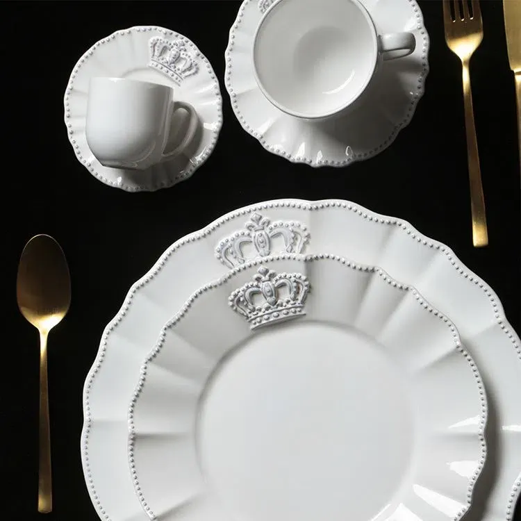 Etiqueta Real: Descubriendo las Normas de una Cena de Gala en Buckingham Palace