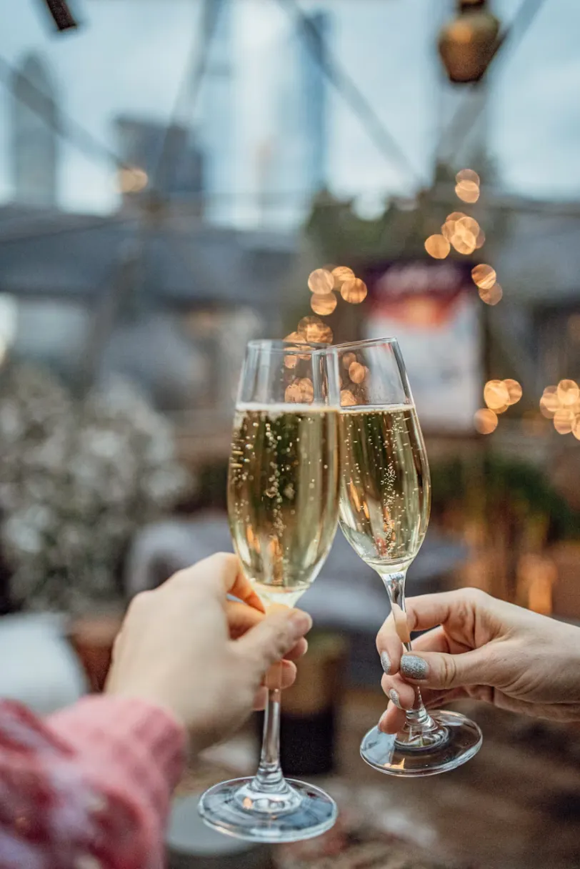 Cómo servir el vino con elegancia: la medida exacta para cada copa