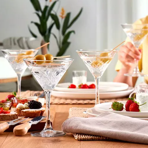 La Evolución del Dry Martini en el Cine